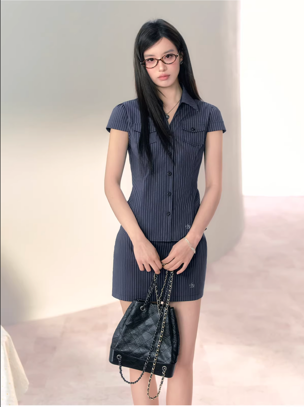ANDYET AD1 Cool and sophisticated style, X-shaped shirt and pencil skirt set