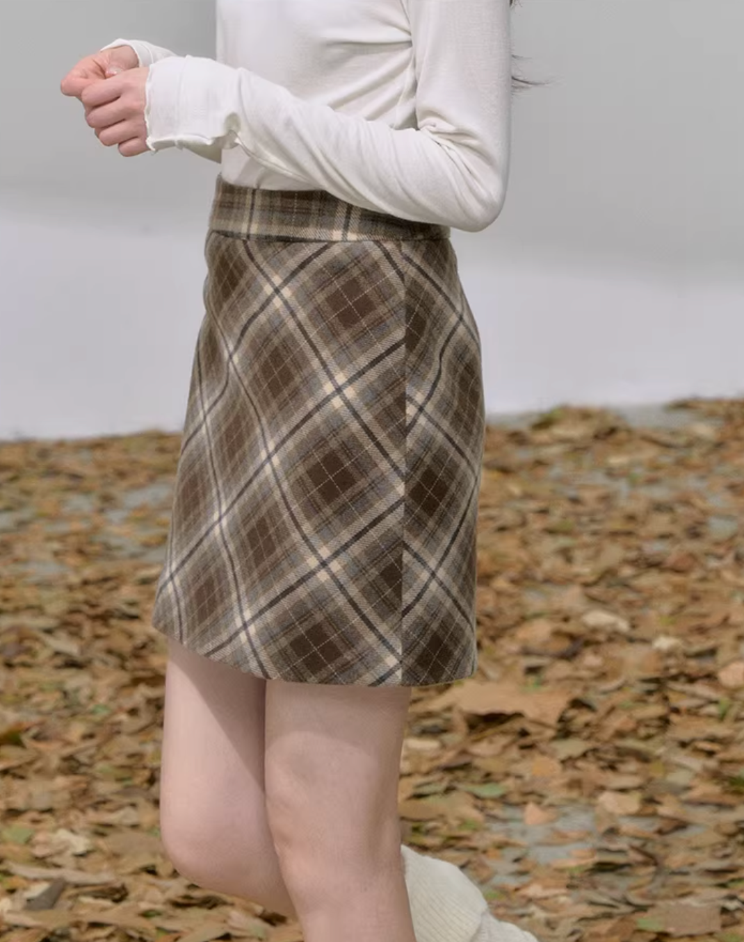 CANSTOREGIRLS: A feminine, classic French-style checkered pencil skirt from the canned goods store, 'Warrior and Weft Colors'.