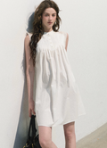 OAKMOO "White Gardenia by the Ear" - Gentle princess dress, round neck, lace trim.