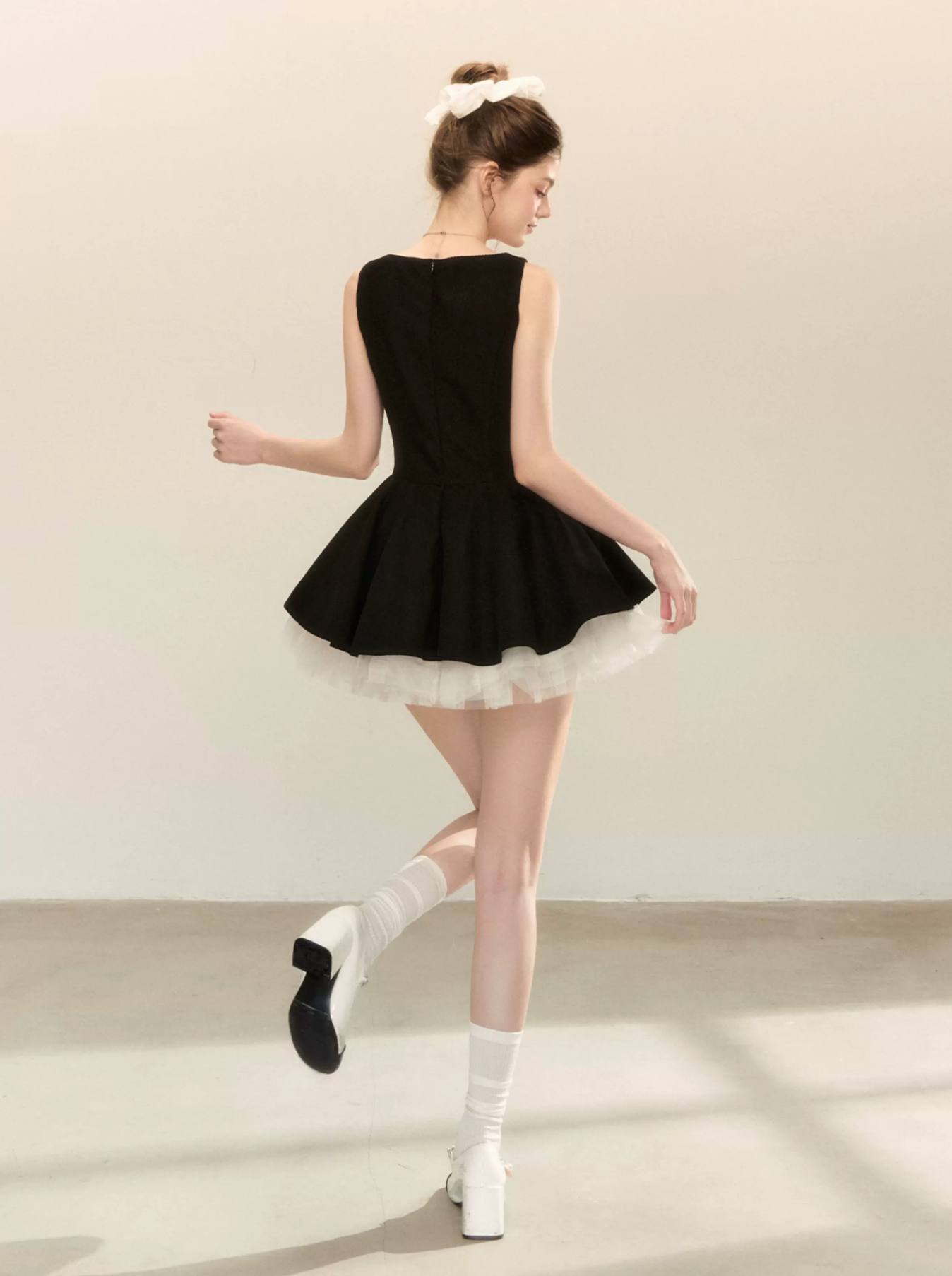 QDQD Rich princess-style strapless dress, high-end design to flatter the waist, new spring/summer arrival, multi-piece mesh skirt.