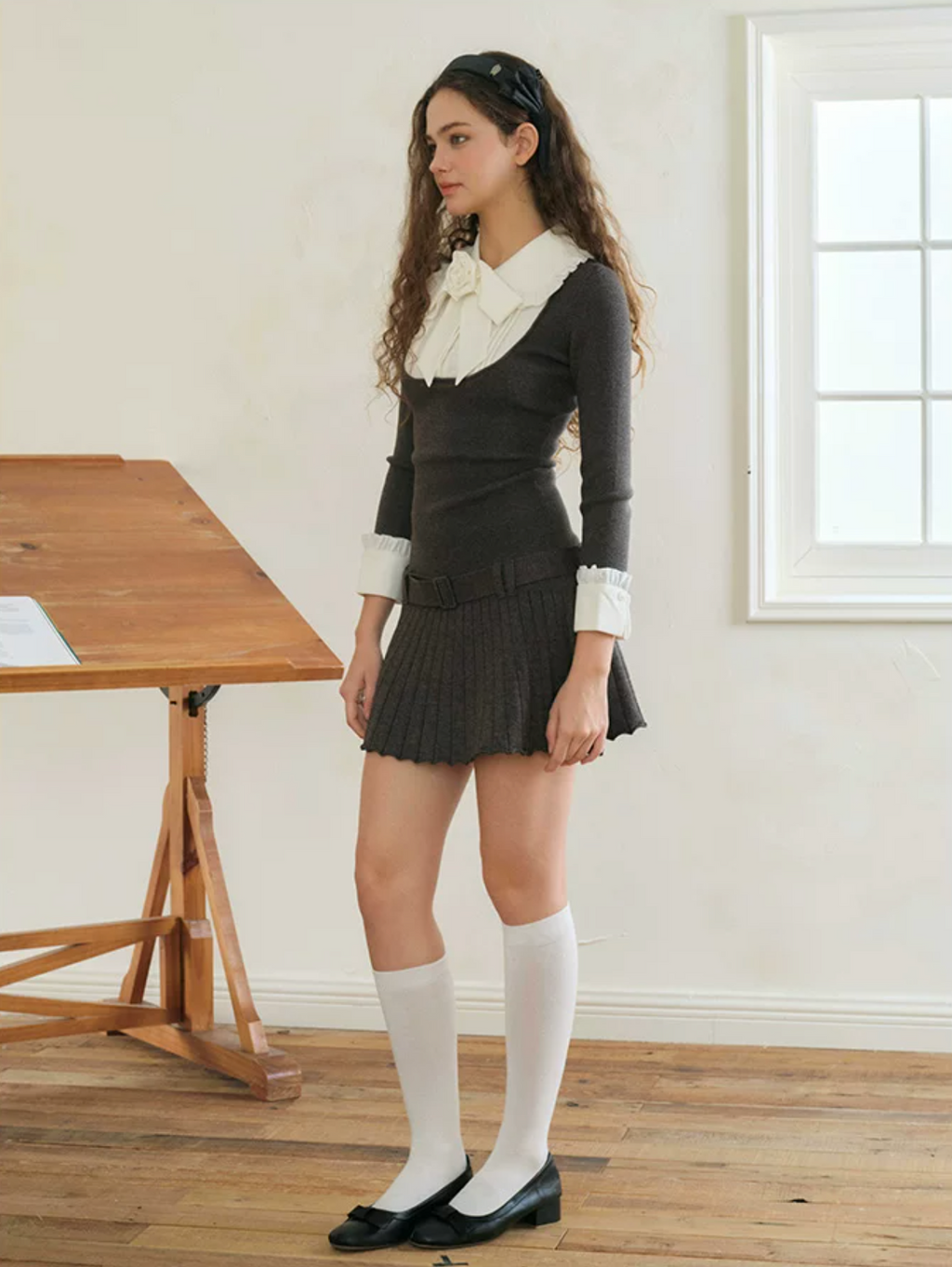 MineBeThyVers Elegant, figure-hugging, versatile two-piece bow-neck knitted dress for Fall/Winter