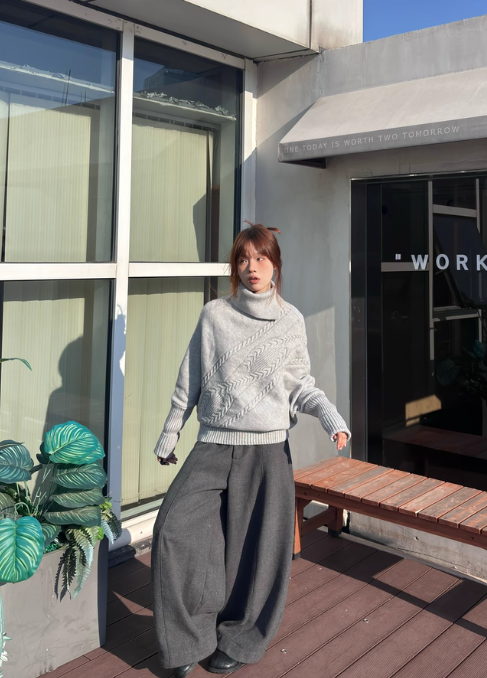 UMOUMO Loose fit ivory knit sweater with asymmetrical hem and collar, multicolor button-down cape sweater