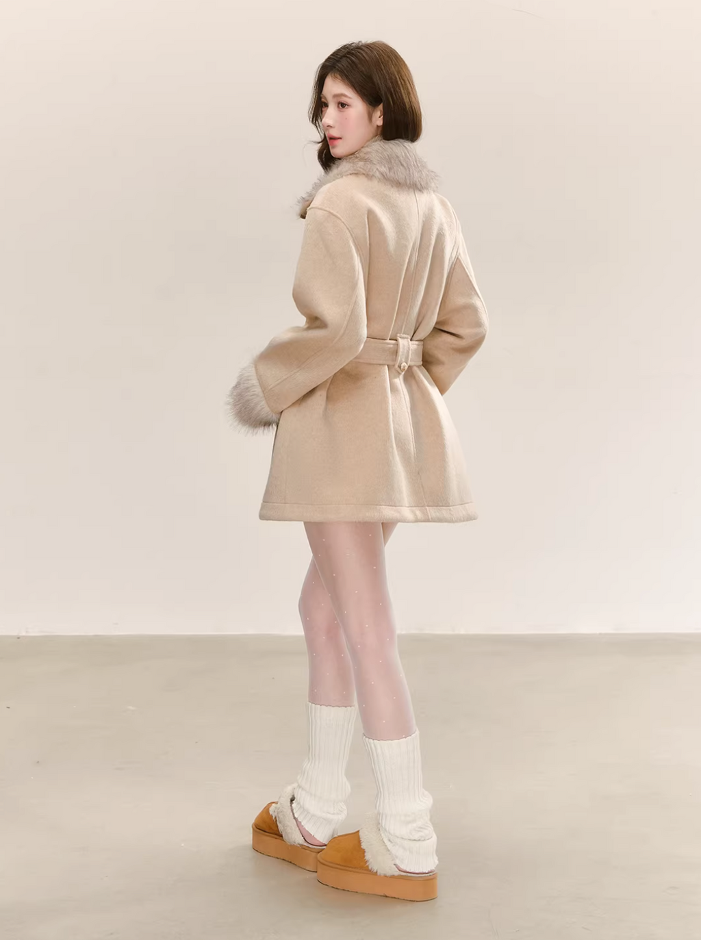 QDQD Elegant straight winter jacket QDQD office style, fleece collar, padded waist belt, helps slim the figure