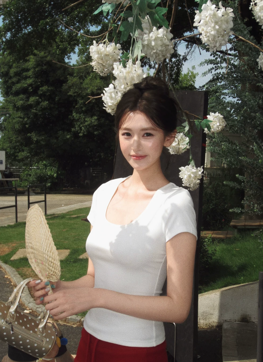 OIOI ESSE Cute solid color U-neck short-sleeved T-shirt made of Tencel cotton for women, slim fit, straight shoulders