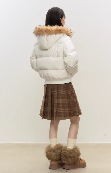 AFFFREEDOM Short down jacket with fur collar with three-color hood AFFFREEDOM, 90% white duck down, soft, warm, suitable for autumn and winter.