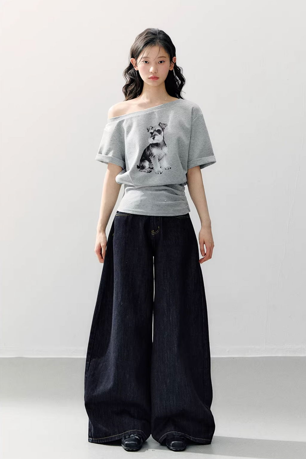 ANNATTO Lazy gray puppy print off-the-shoulder t-shirt + loose, wide-leg jeans