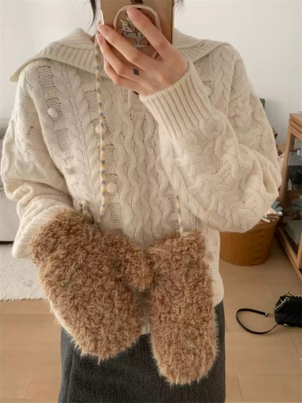 2024 new Korean style full coverage velvet gloves for women, Thick winter gloves with laces, suitable for cycling, skiing, windproof and warm.
