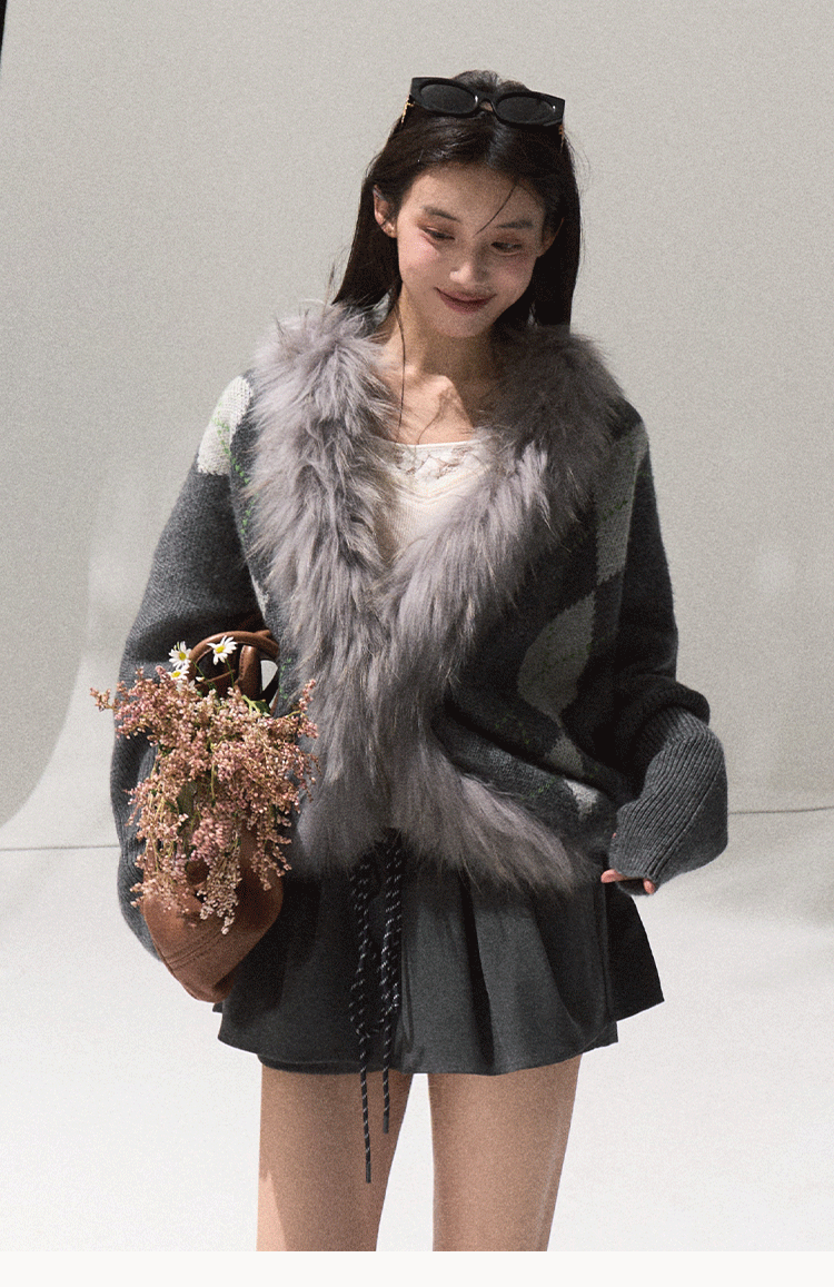 OAKMOO "Tangible Gift" - Women's Loose Cardigan with Raccoon Collar, Thick and Warm Coat.