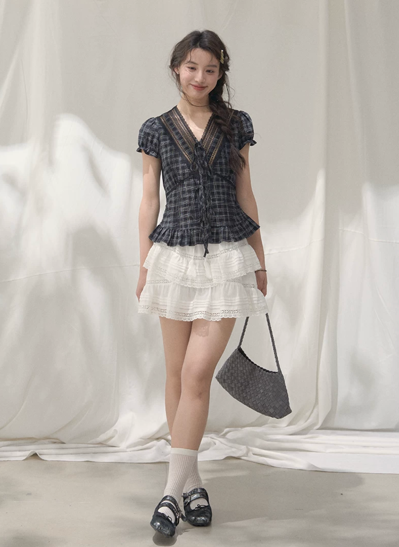 LOLOL "Summer Film Poem" puff sleeve t-shirt for women, short sleeves, slim waist, V-neck, lace design.