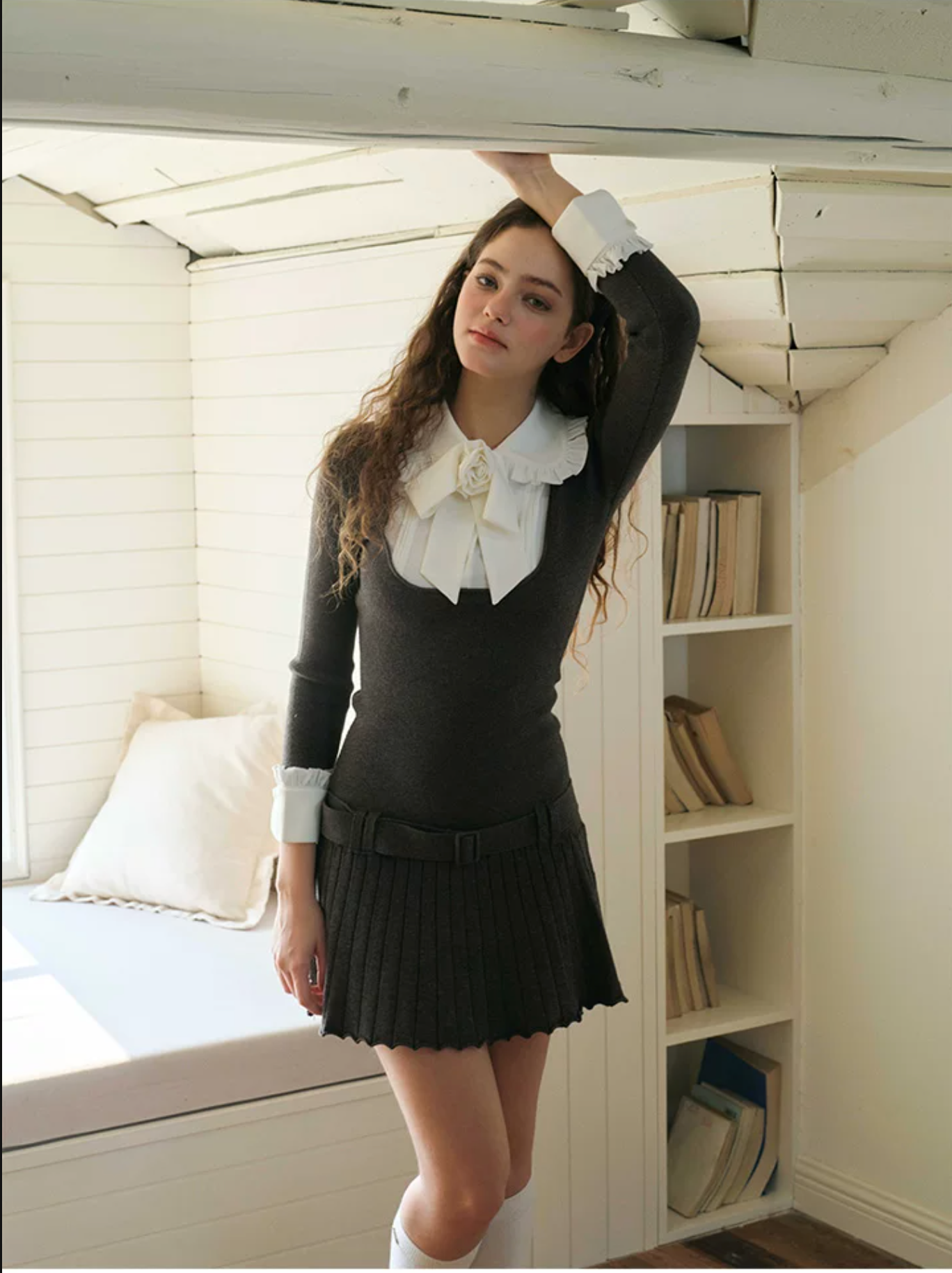 MineBeThyVers Elegant, figure-hugging, versatile two-piece bow-neck knitted dress for Fall/Winter