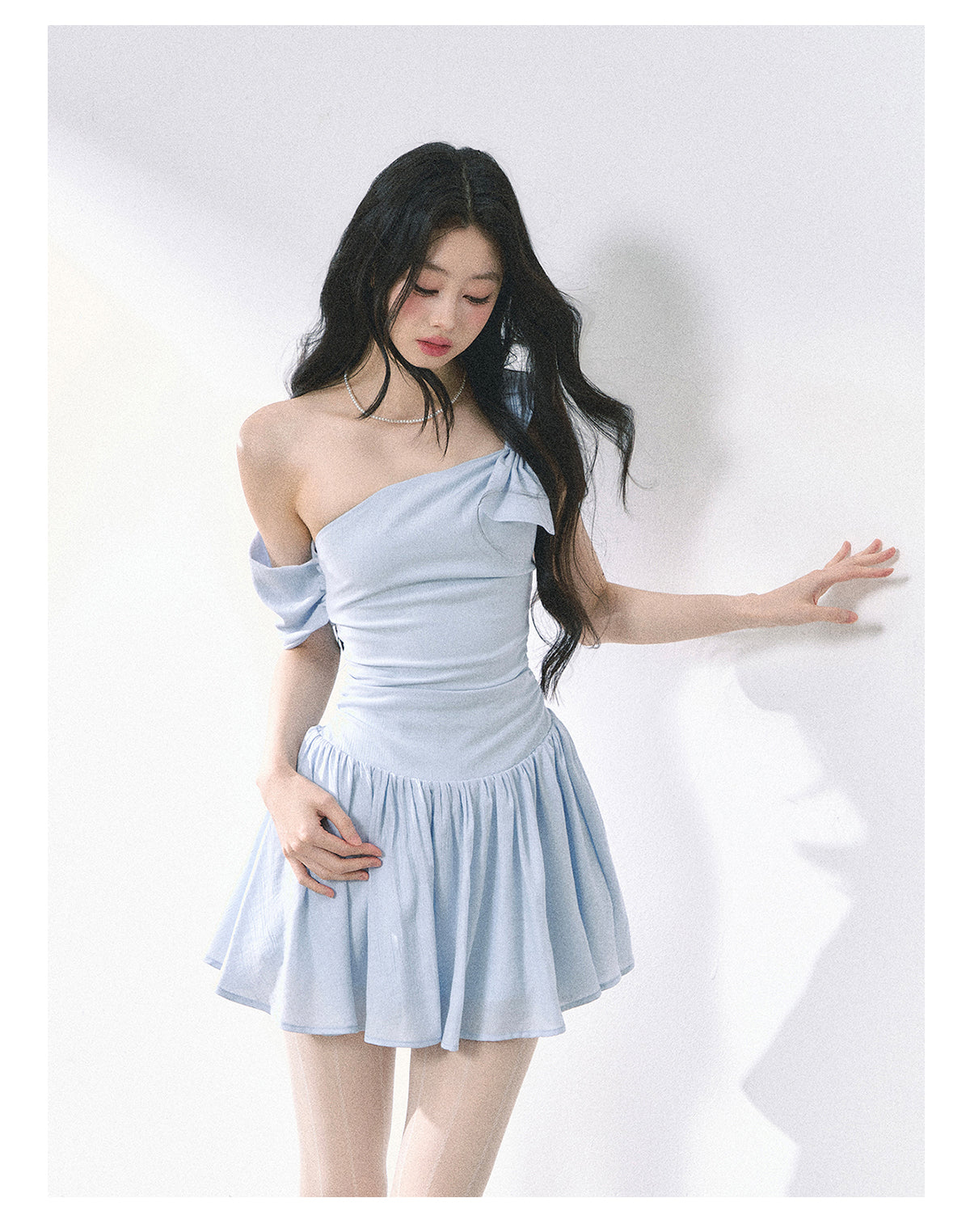 Women's Summer French Style High Quality Off-the-Shoulder Dress with Slim Waist and Short Skirt in Blue Shaoyeyan