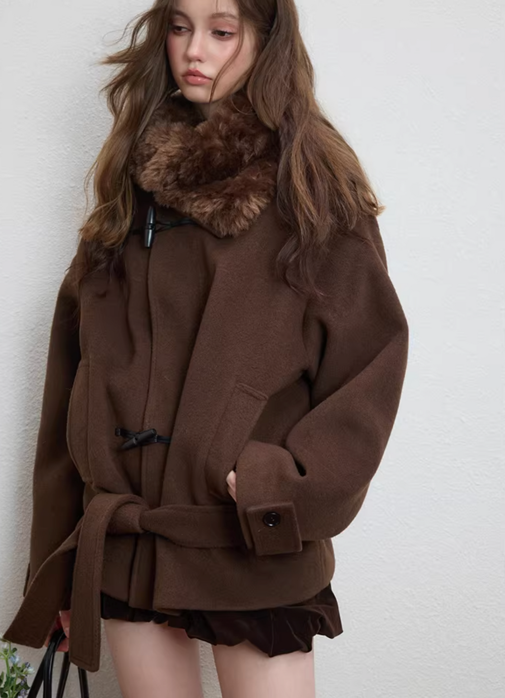 LUAMOSS Loose-fitting jacket, made from Luamoss wool blend, with belt and warm fur-lined collar.