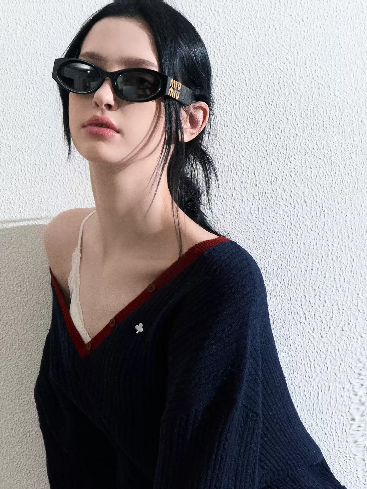 OAKMOO "The River Crossed Me" - Fashionable V-neck knit sweater, perfect for everyday wear and work.