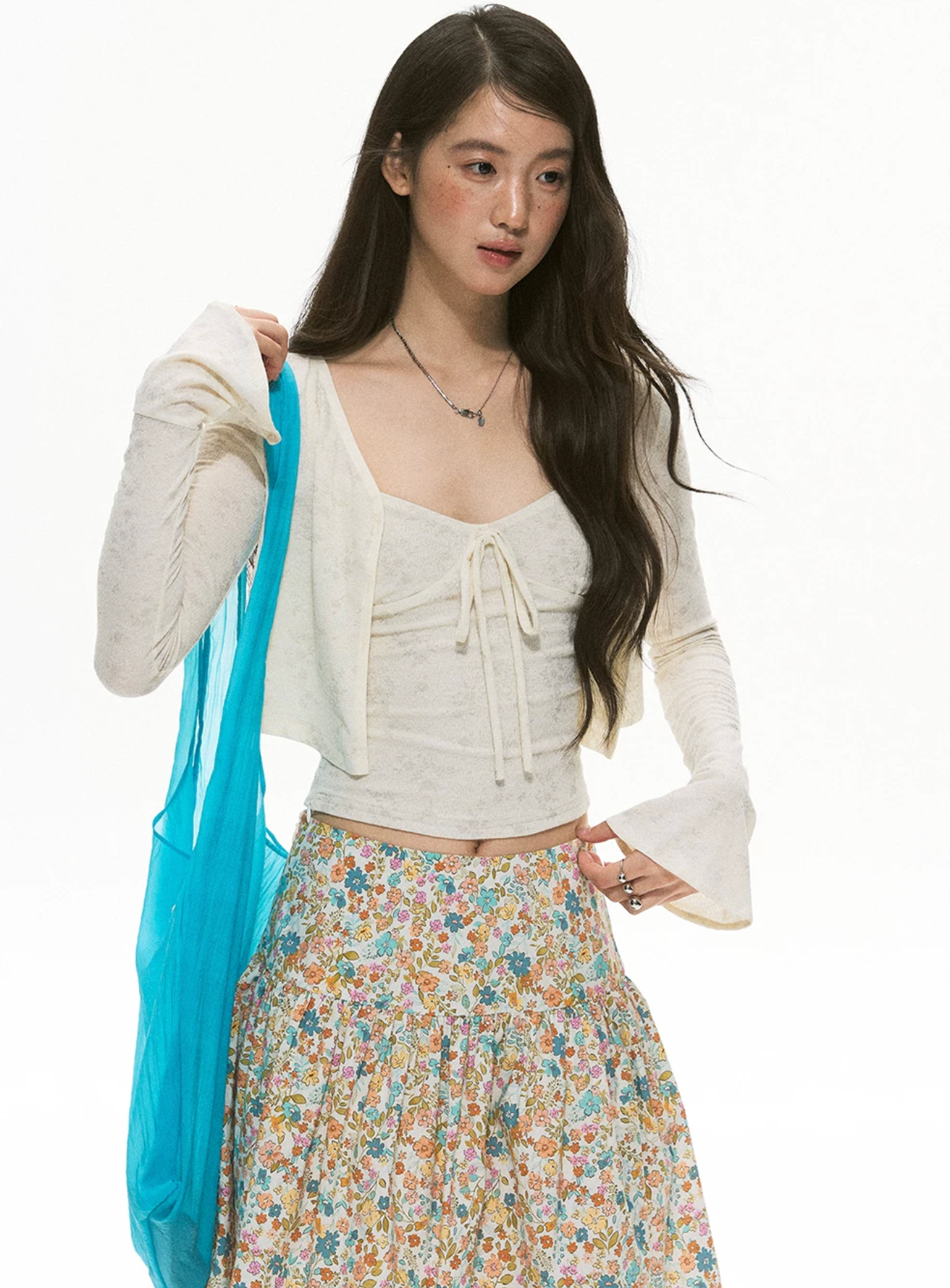 Soolrok Fashion set includes two-tone flared short-sleeved cardigan and waist camisole