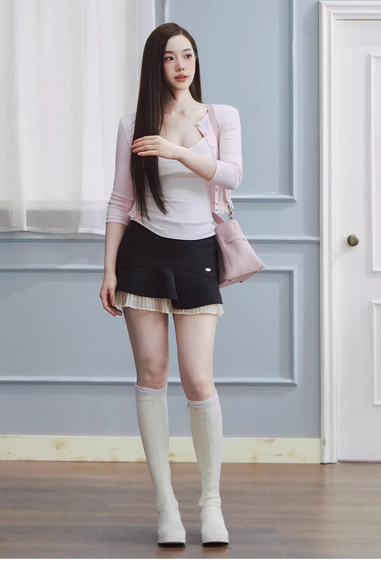 LaluneDuCiel Women's Versatile Stretch Long-Sleeve Cardigan, made of soft Lyocell fabric, with a bright cloud pattern.