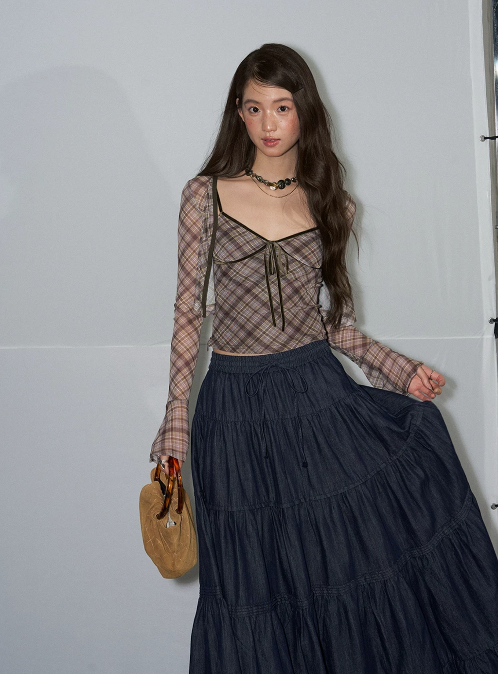 Soolrok Fashion set includes two-tone flared short-sleeved cardigan and waist camisole