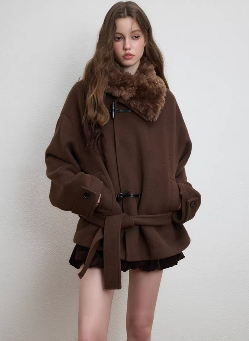 LUAMOSS Loose-fitting jacket, made from Luamoss wool blend, with belt and warm fur-lined collar.