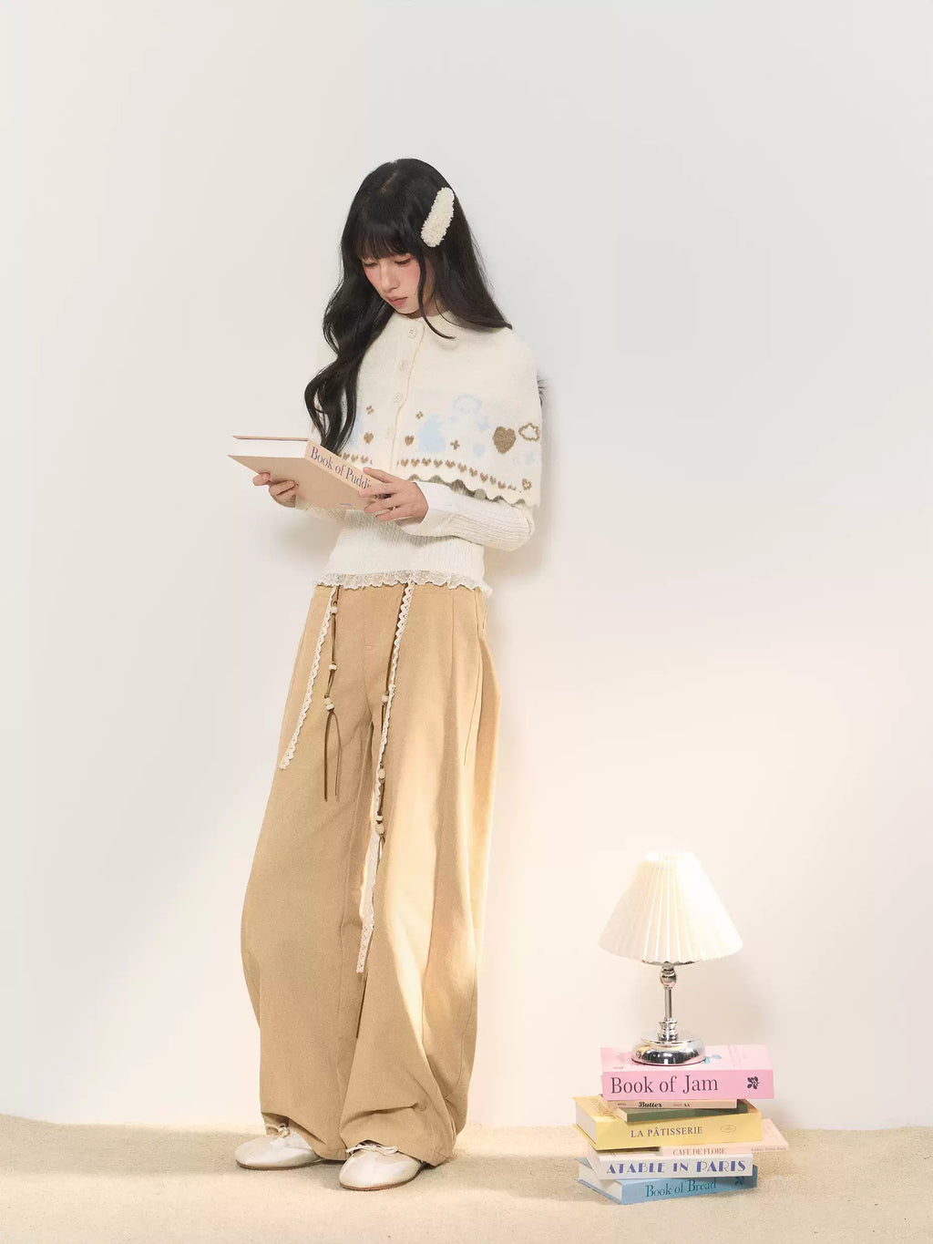 UMOUMO Retro style heart embroidered wide leg pants, cute and cool wide leg casual pants with one strap pocket.