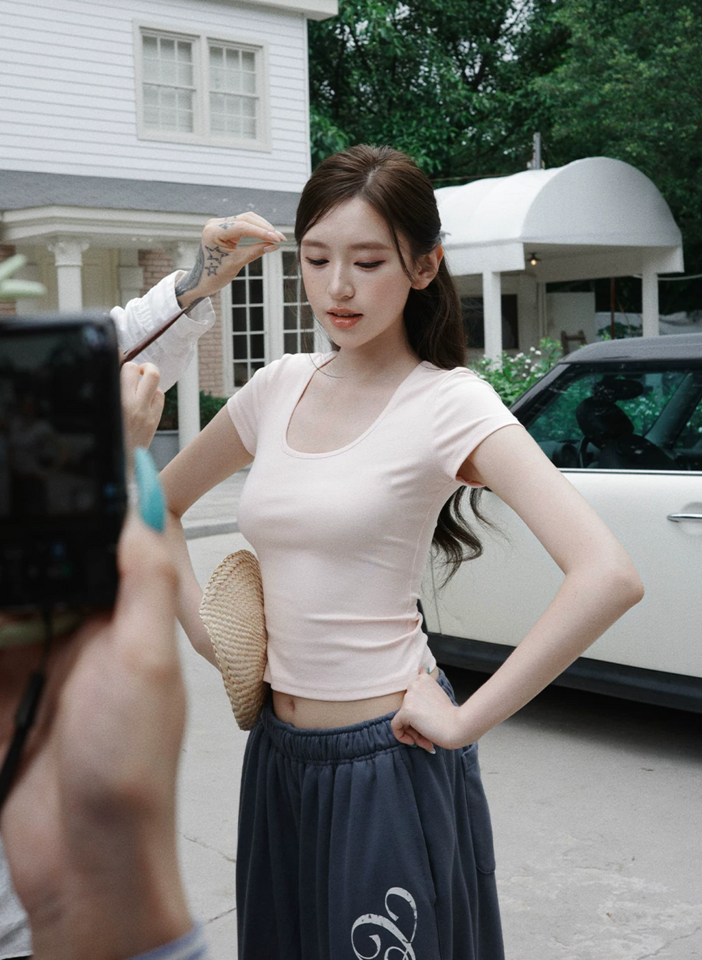 OIOI ESSE Cute solid color U-neck short-sleeved T-shirt made of Tencel cotton for women, slim fit, straight shoulders