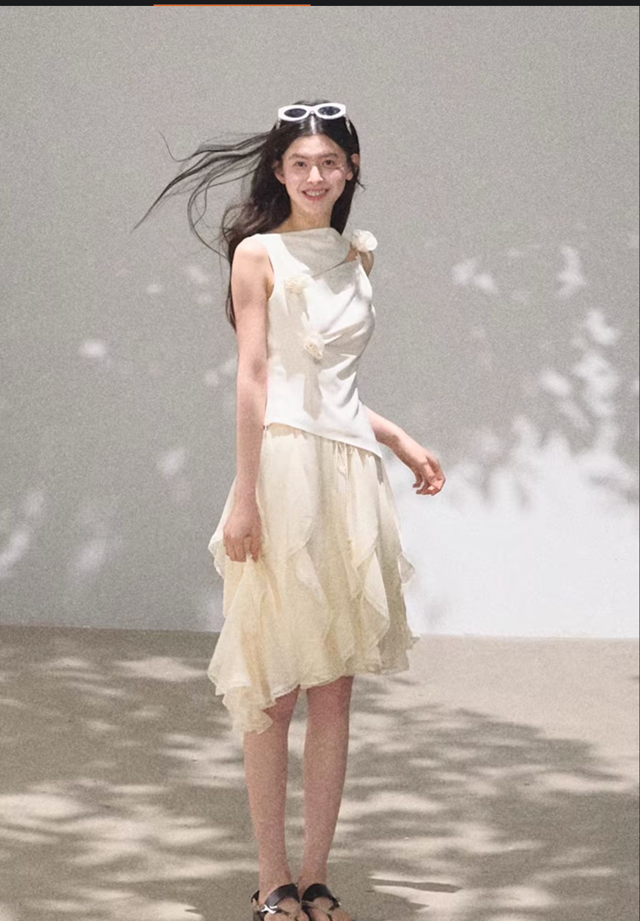 OAKMOO Thin, asymmetrical pleated A-line lace skirt, beach resort style