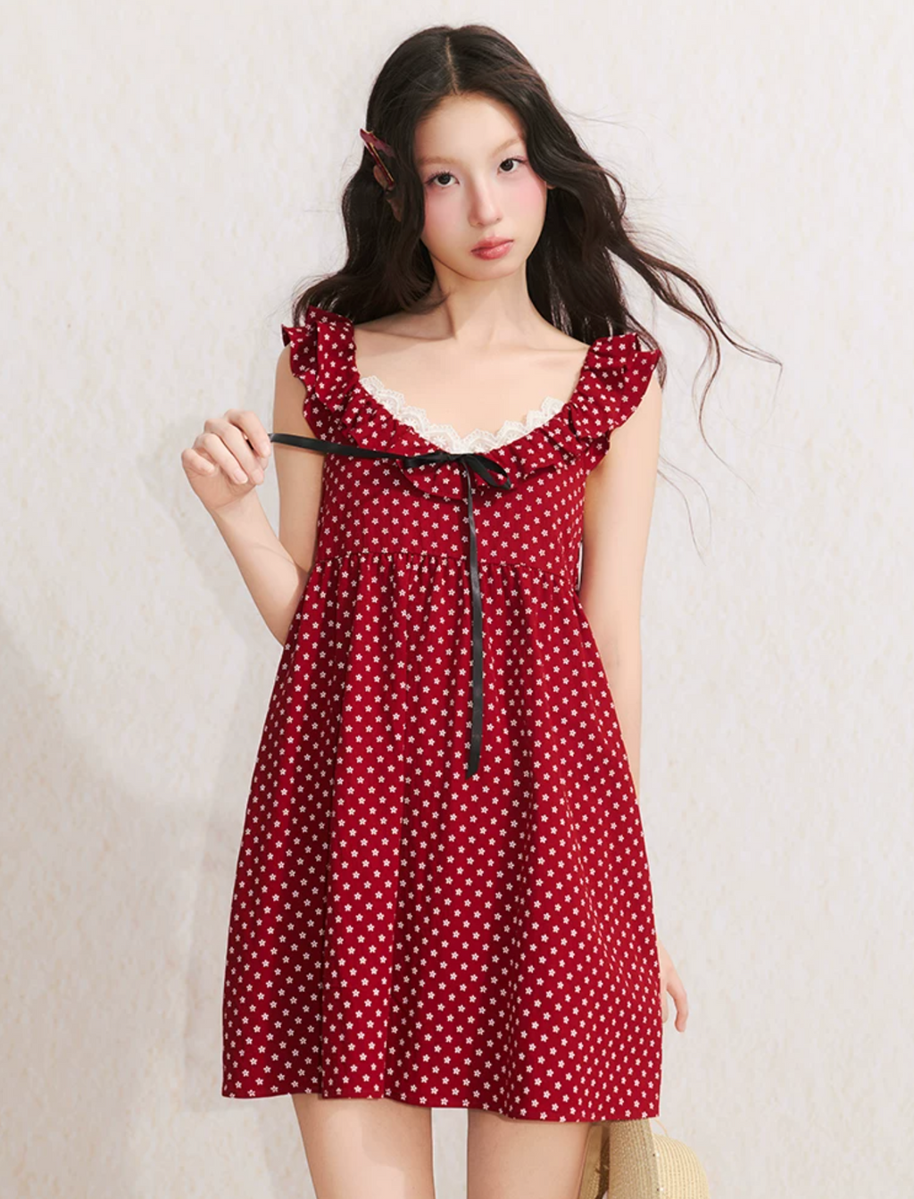 UMOUMO Sweet summer dress in floral print with ruffled lace V-neck for a flattering look.