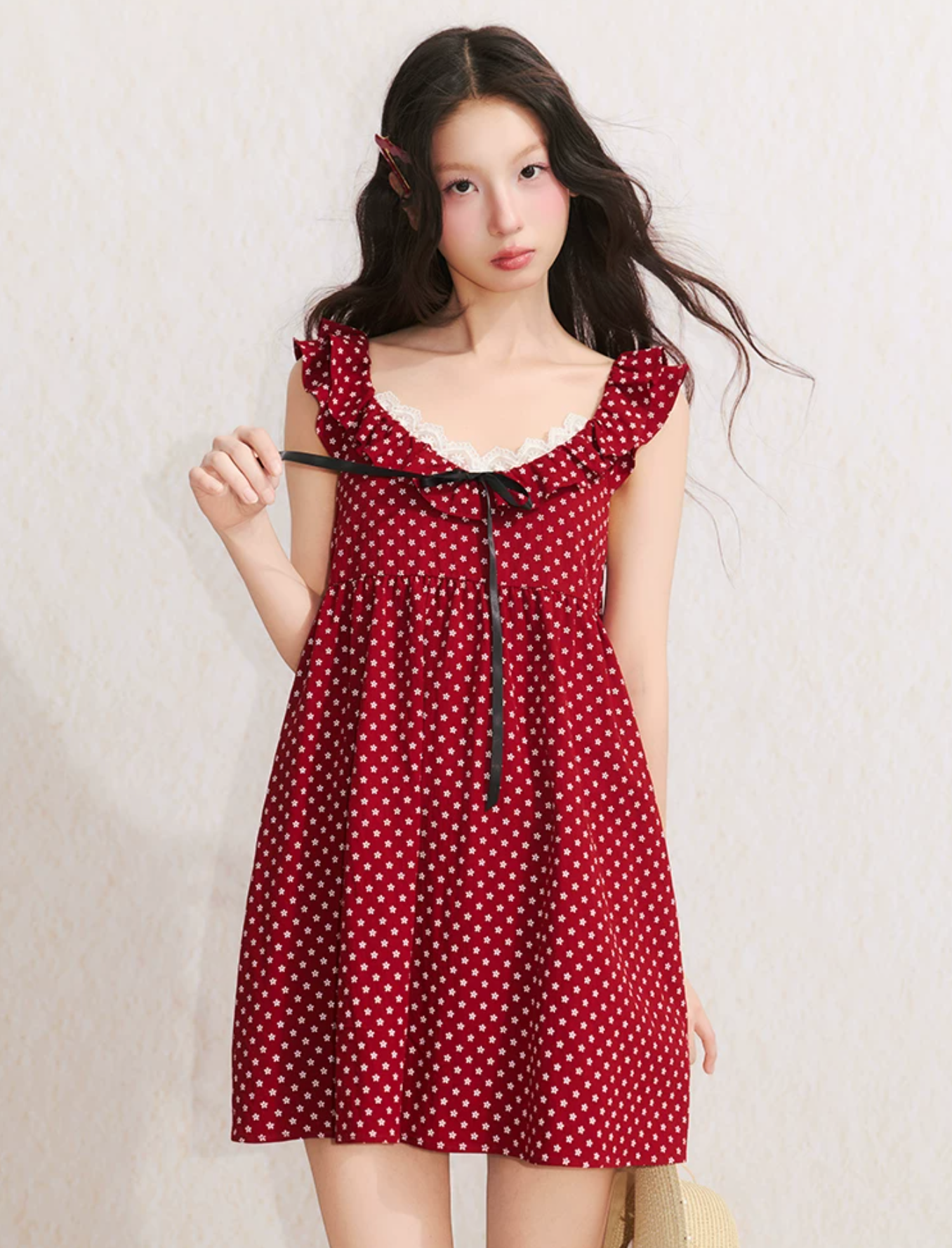 UMOUMO Sweet summer dress in floral print with ruffled lace V-neck for a flattering look.