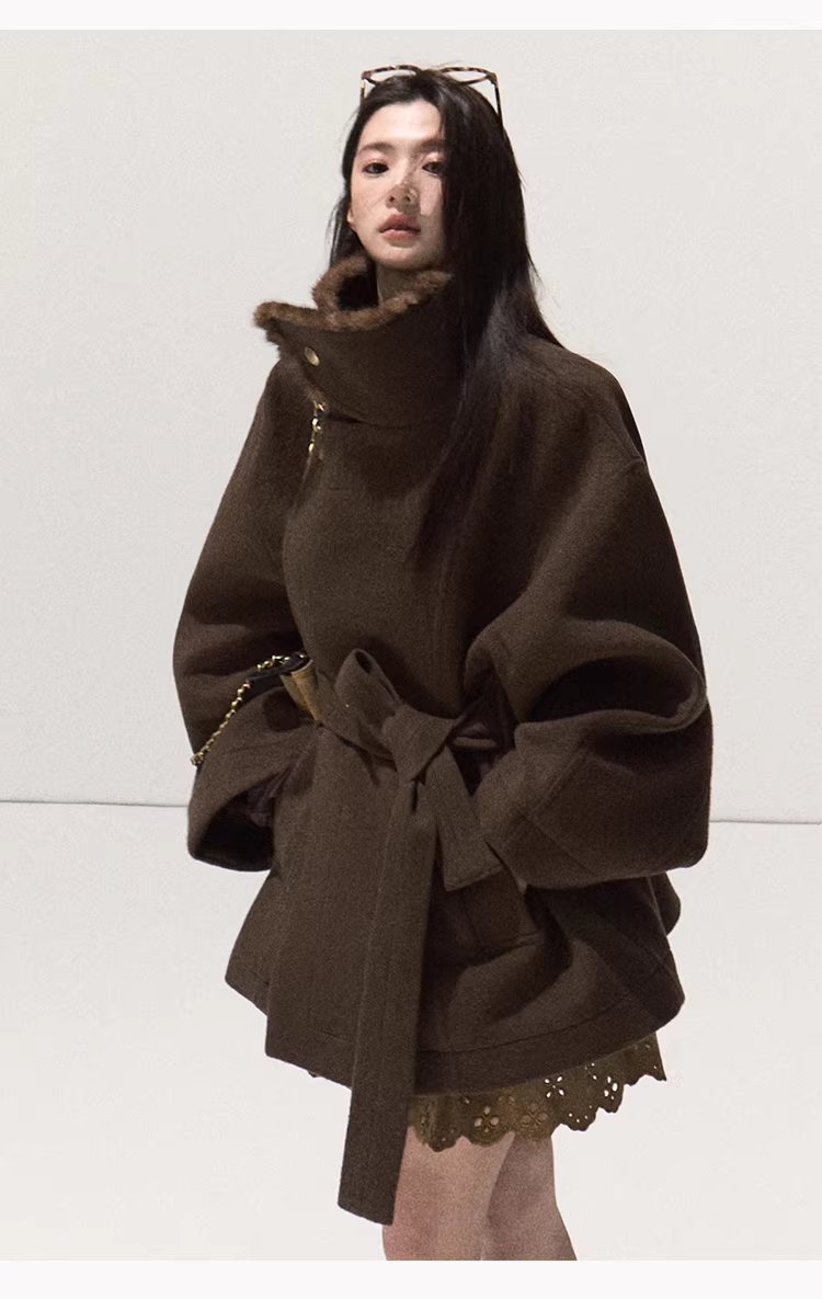 OAKMOO Brown wool jacket/short shirt with waist, stand collar, 100% mink fur material, mink fur collar, wool material, style "The passionate scent of flowers".