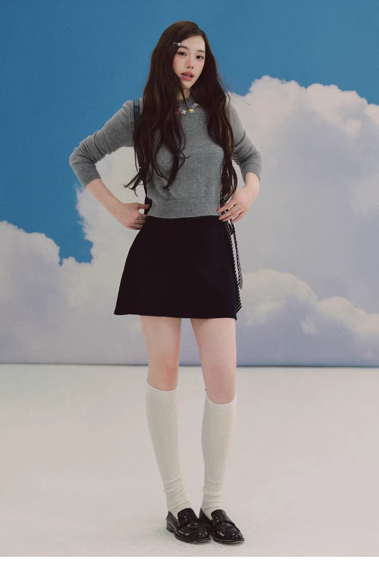 LaluneDuCiel Relaxed resort style: Irregular knitted midi skirt, elastic, elegant and dynamic for women.