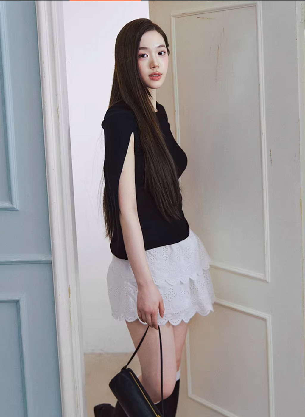 LaluneDuCiel Knitted sleeveless jacket with minimalist design, flexible artistic patterns from Lyocell material