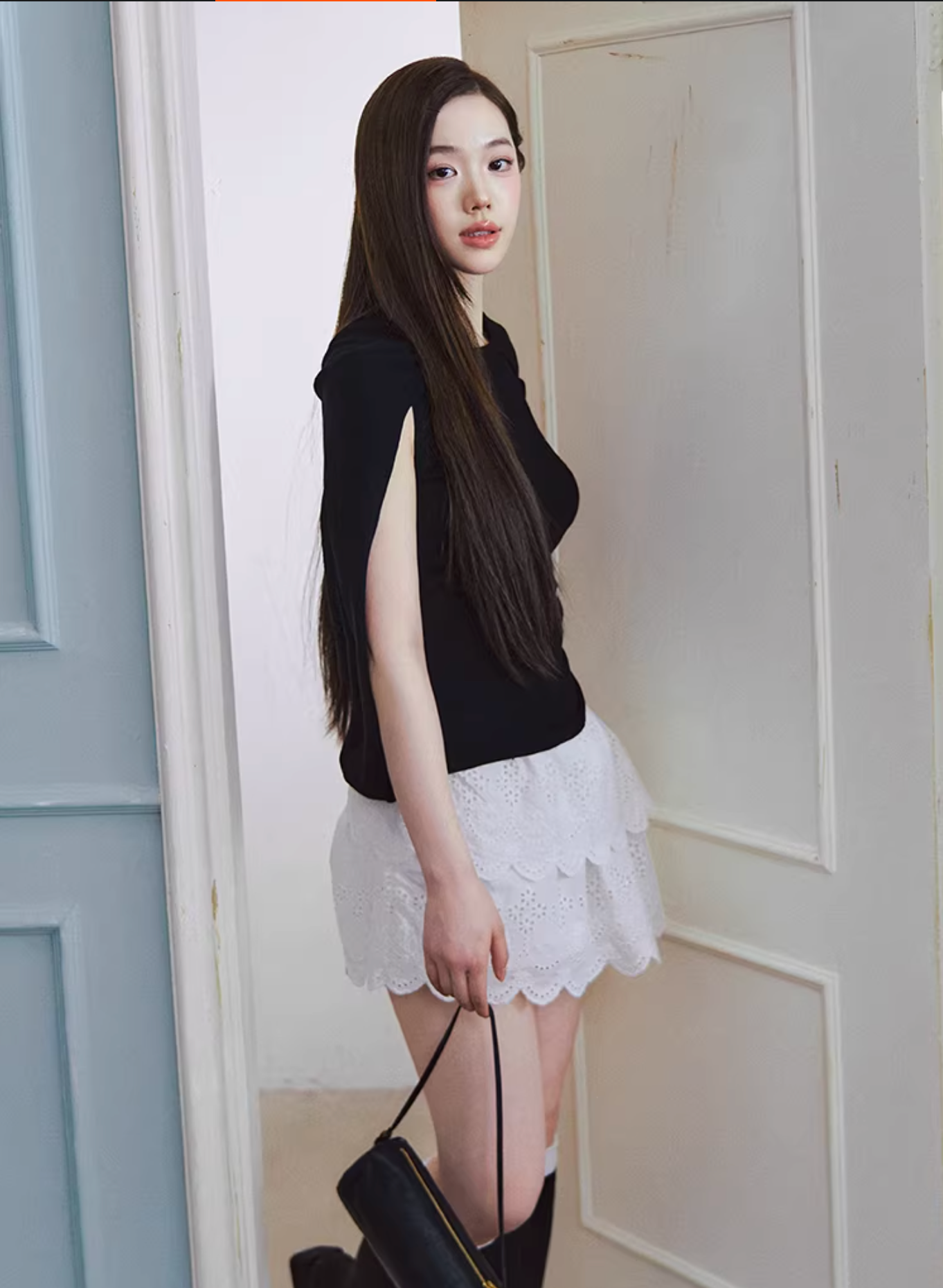 LaluneDuCiel Knitted sleeveless jacket with minimalist design, flexible artistic patterns from Lyocell material
