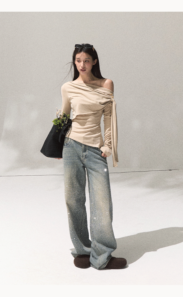 OAKMOO Women's "Ancient Shrine" patterned round neck long sleeve knit sweater with inside waist button closure