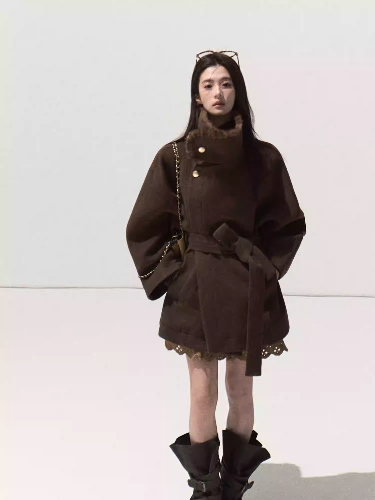 OAKMOO Brown wool jacket/short shirt with waist, stand collar, 100% mink fur material, mink fur collar, wool material, style "The passionate scent of flowers".