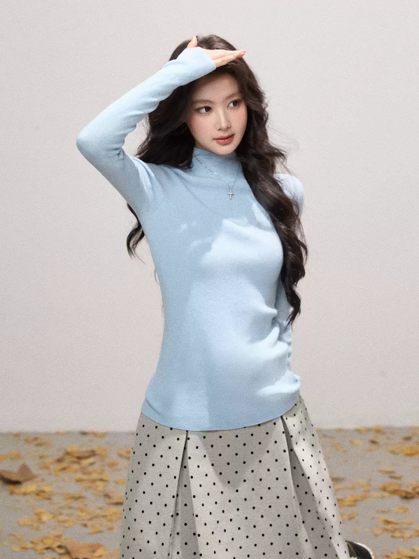 THEROUS Skin-colored knitted sweater, high neck, slim fit, a simple winter lining in Korean style.