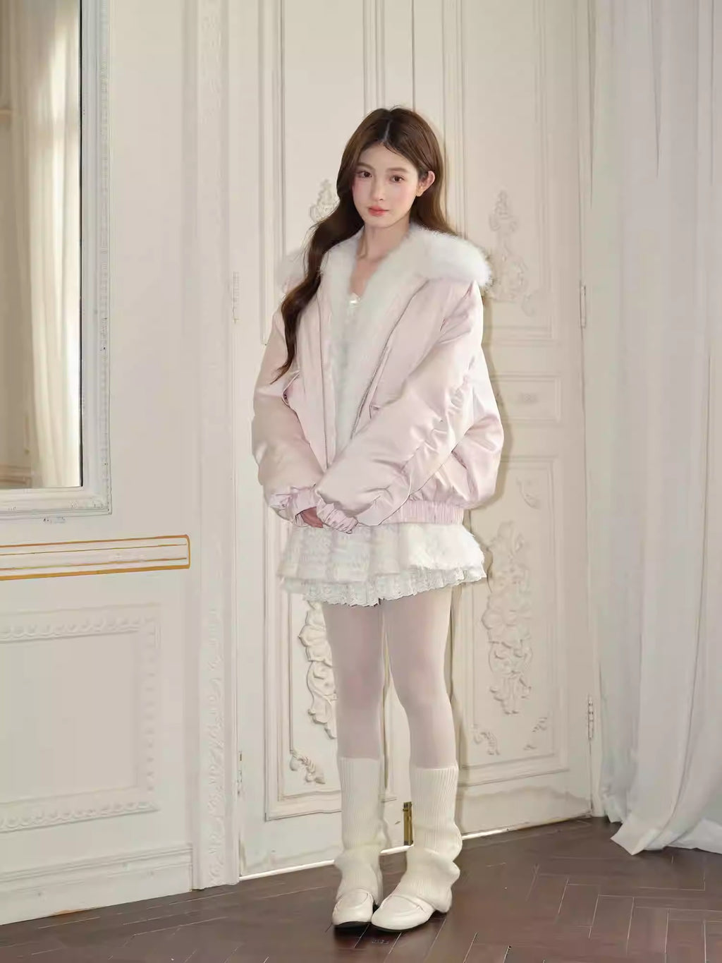 RECIT Sleek pale pink puffer jacket, satin trim, loose fit, perfect for a feminine look that will attract all eyes on Instagram.
