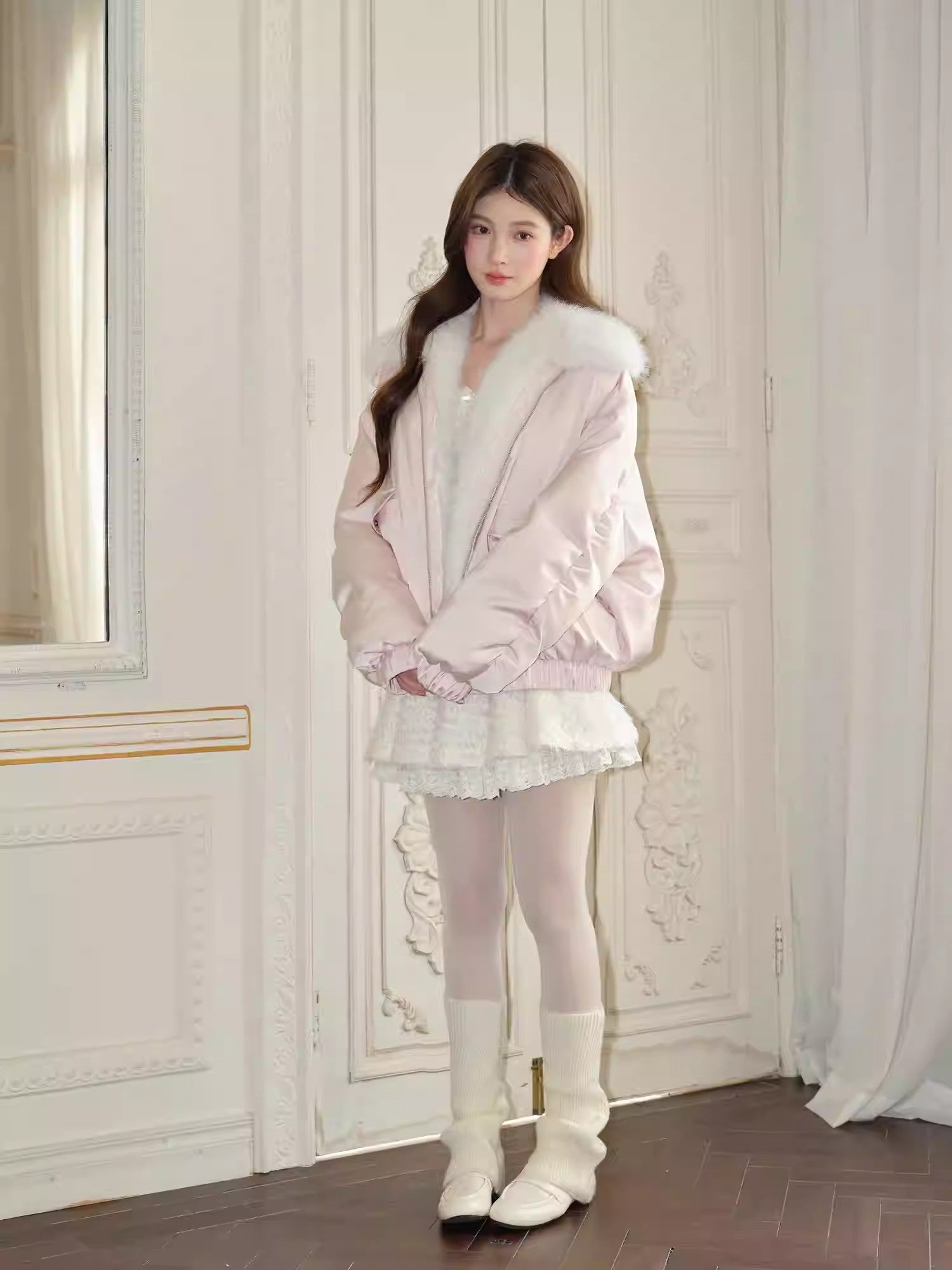 RECIT Sleek pale pink puffer jacket, satin trim, loose fit, perfect for a feminine look that will attract all eyes on Instagram.