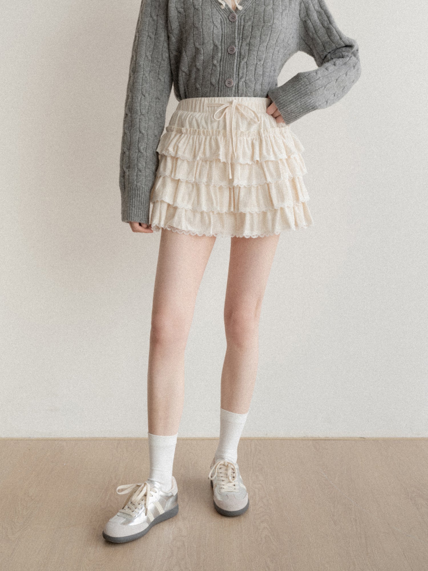 CANTONSTORY New winter style sweet apricot high-waisted midi dress for women, tight-fitting A-line dress, short skirt