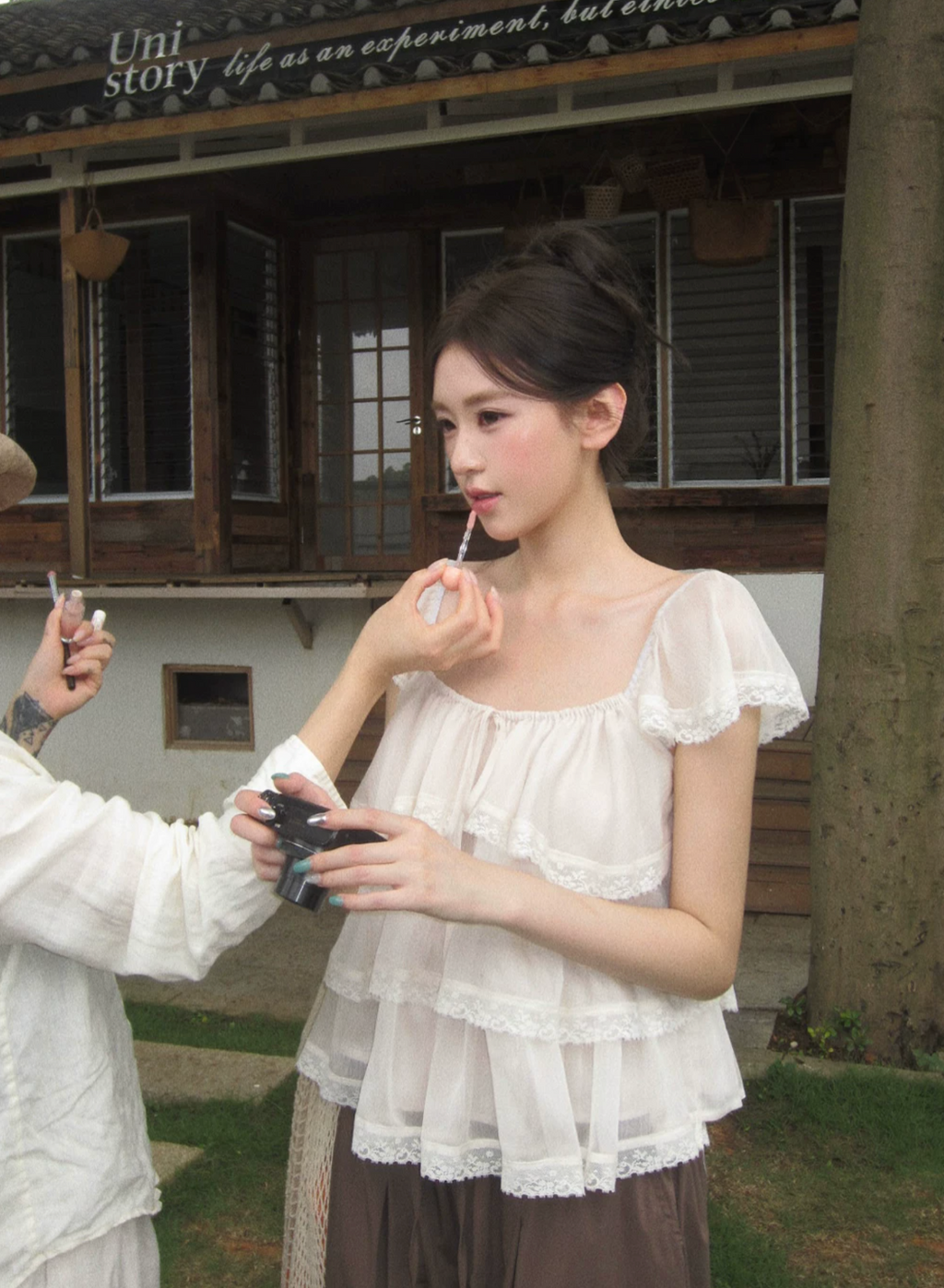 OIOI ESSE Women's chiffon lace blouse with puffy sleeves, light summer style.