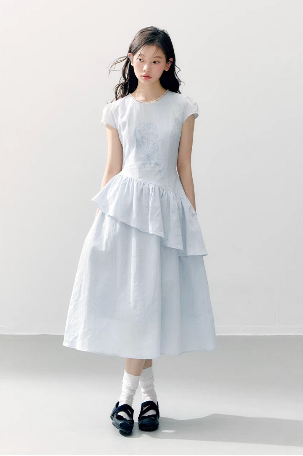 ANNATTO ANNATTO blue lily-of-the-valley short-sleeved dress with embroidered details, ruffle hem and fitted waist
