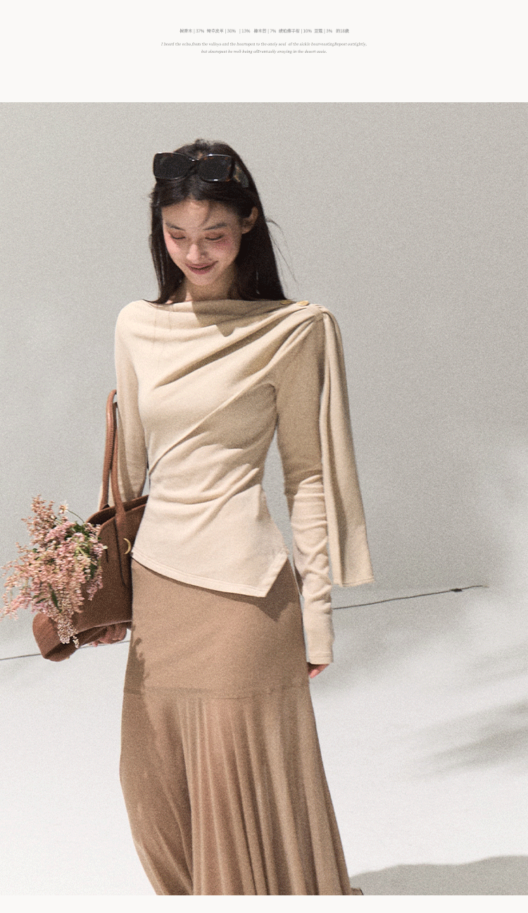 OAKMOO Women's "Ancient Shrine" patterned round neck long sleeve knit sweater with inside waist button closure