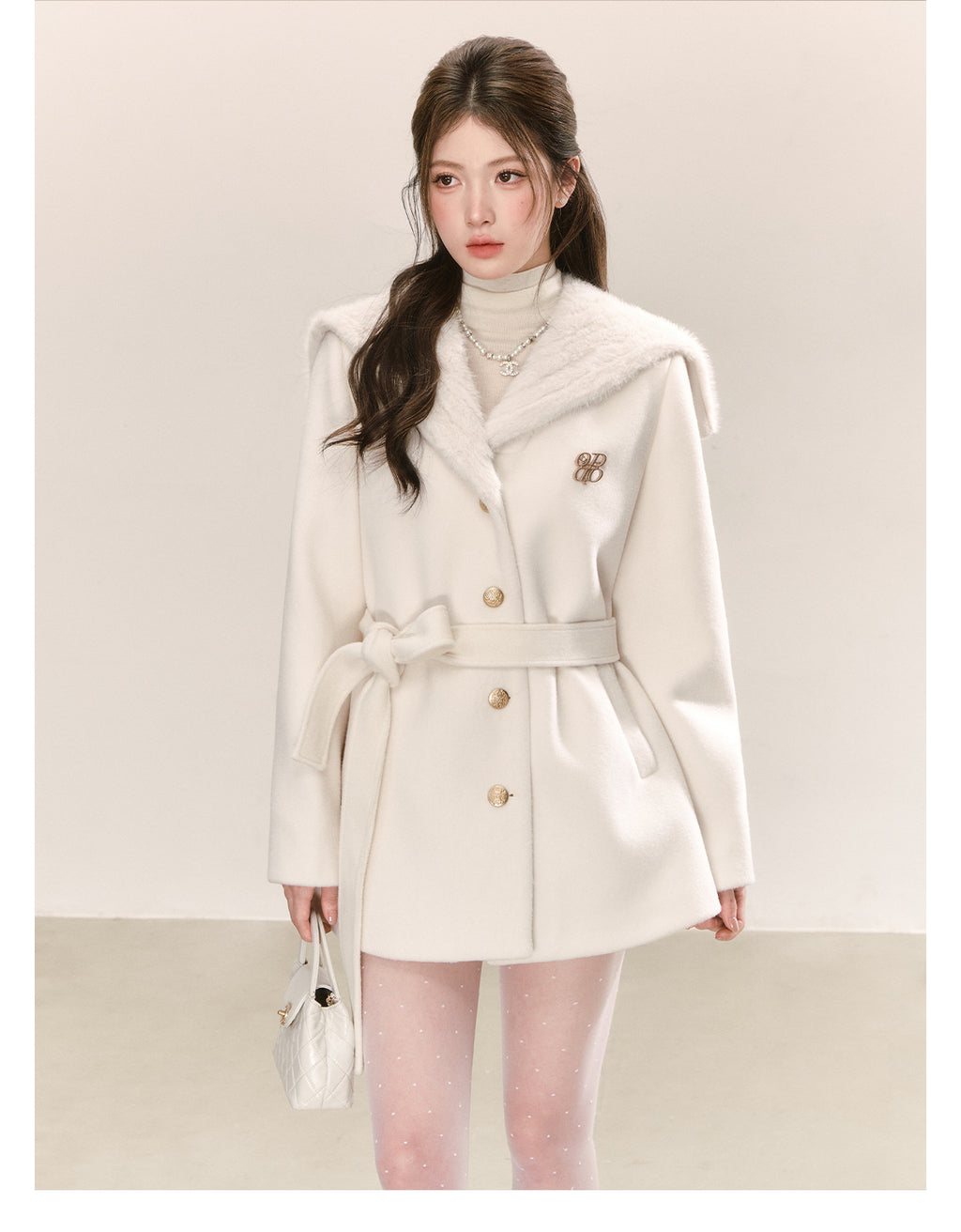 QDQD Mid-length A-line wool coat, sailor collar, padded lining and belted waist, perfect for fall and winter.