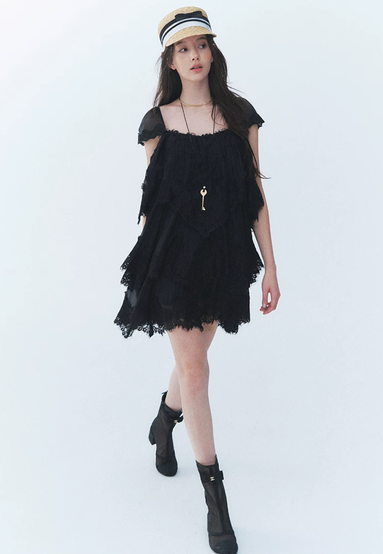 LaluneDuCiel Square neck flared lace dress, thick material, retro style, suitable for beach vacations.