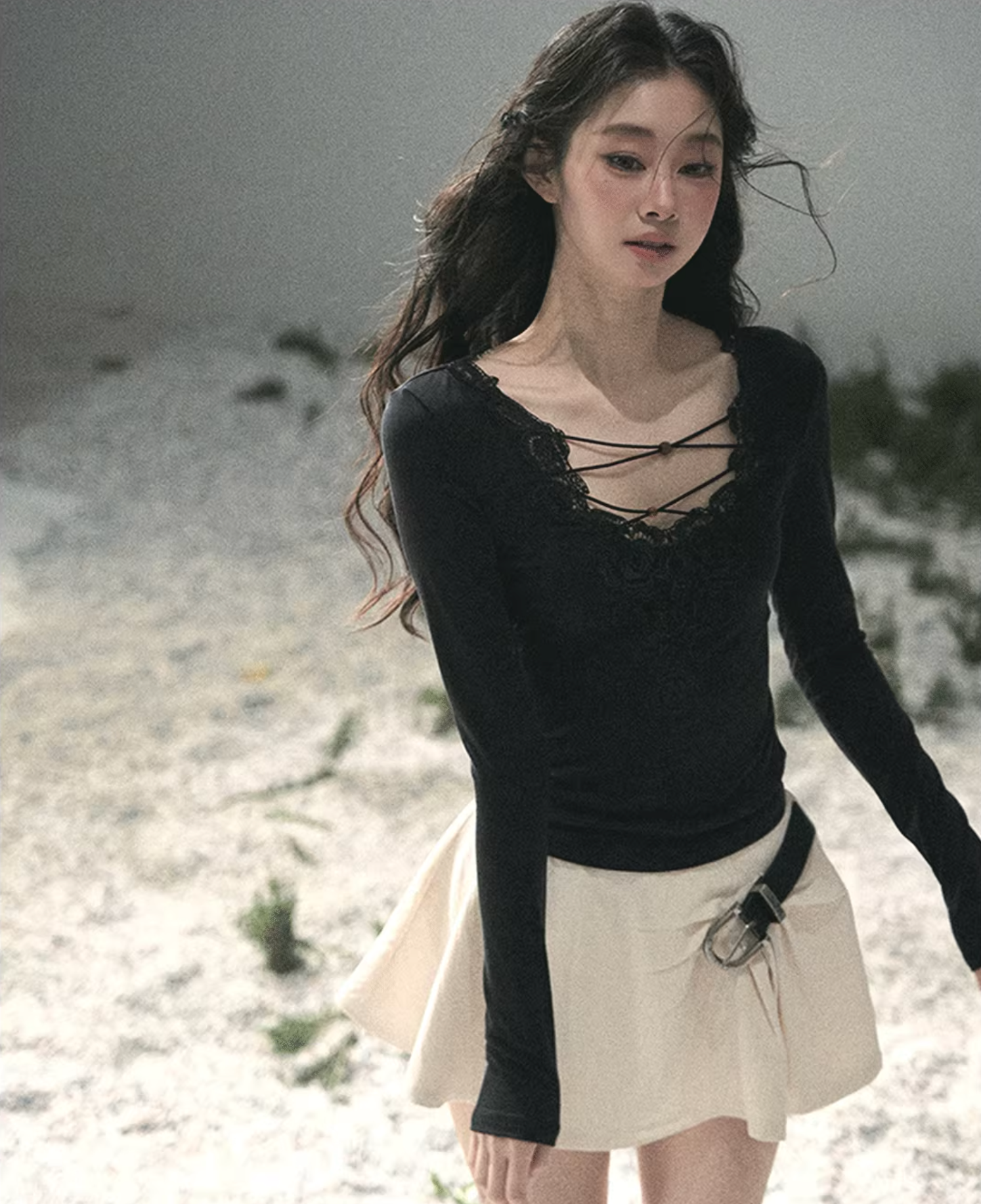 SHAOYEYAN Lace long-sleeved V-neck t-shirt with a loose fit