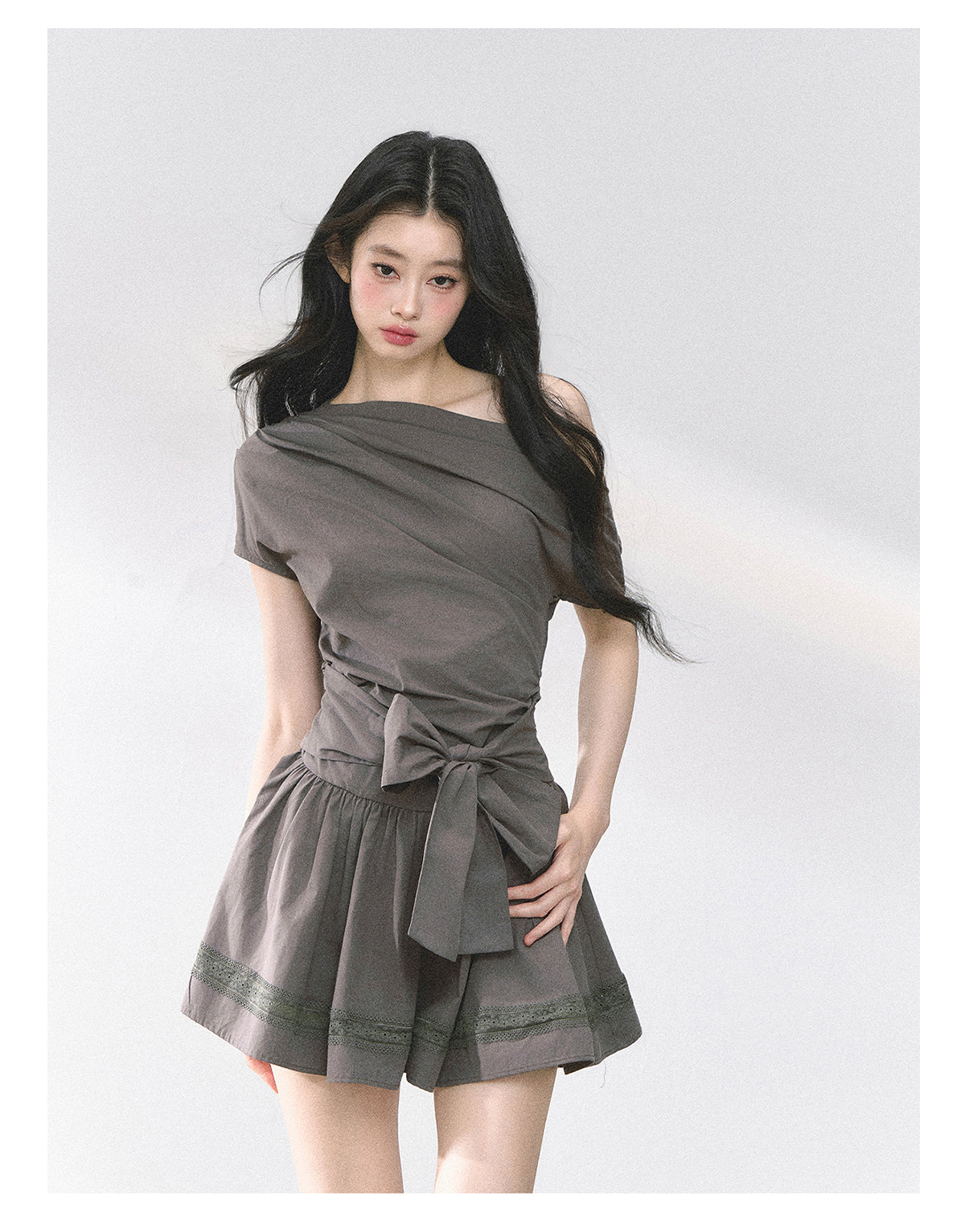 High-end French style off-the-shoulder dress for women in summer, short, fluffy, waist-hugging dress Shaoyeyan