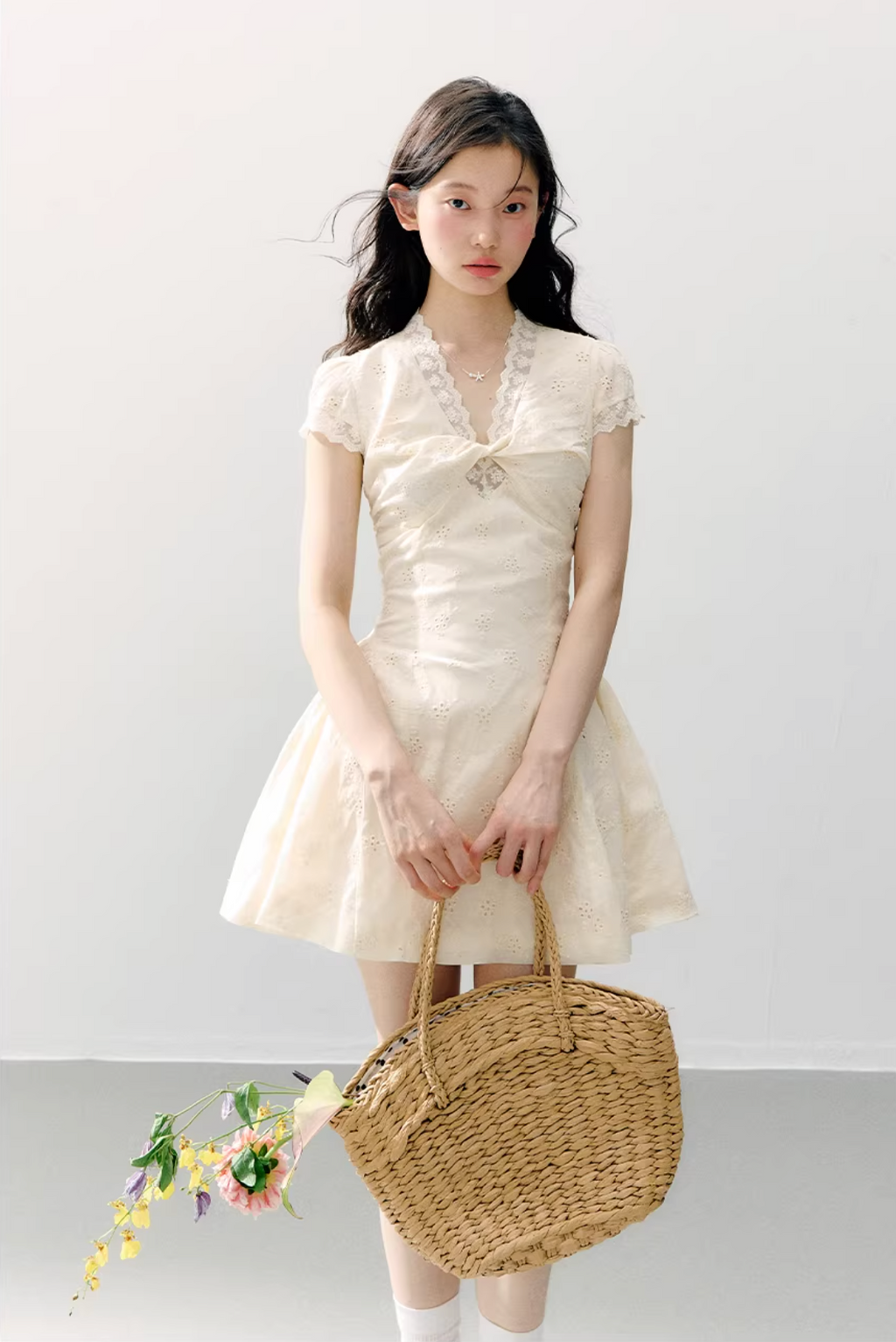 ANNATTO A-line dress, slim waist, V-neck, lace trim, inspired by Jasmine Moss