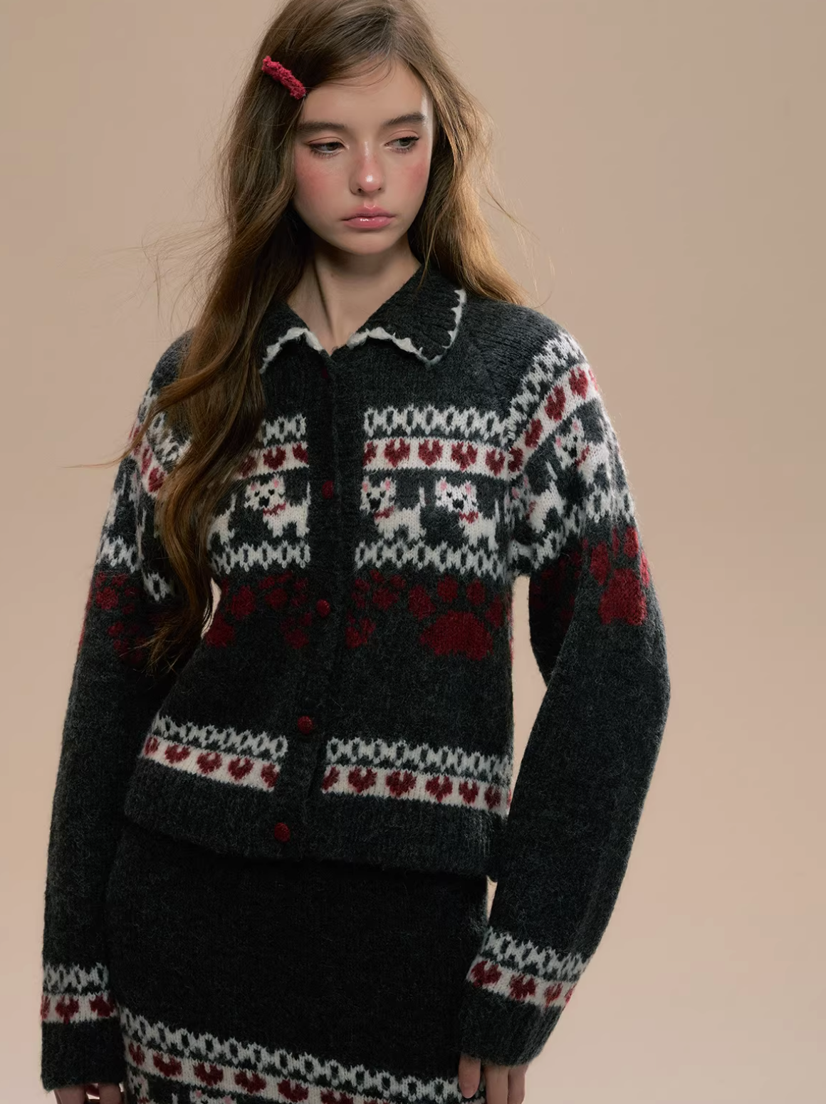 SUNSETPARK "Fair Isle Dog" retro dark gray knitted cardigan and skirt by SunsetPark, suitable for spring.
