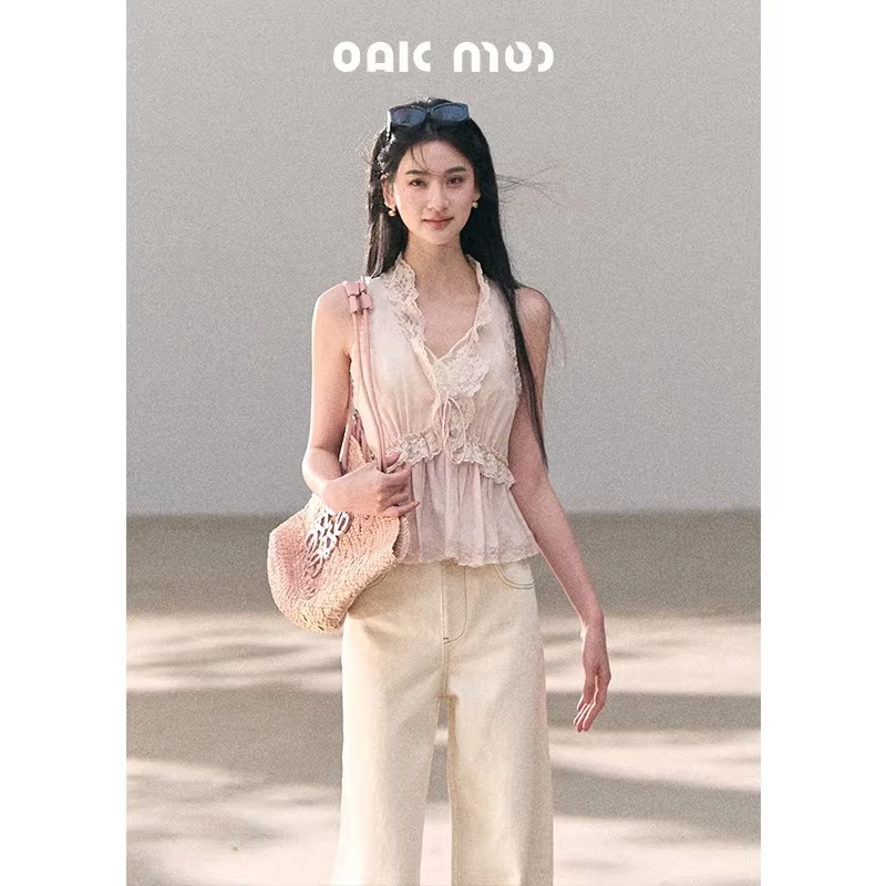 OAKMOO Turtleneck tank top in thick lace lyocell linen.