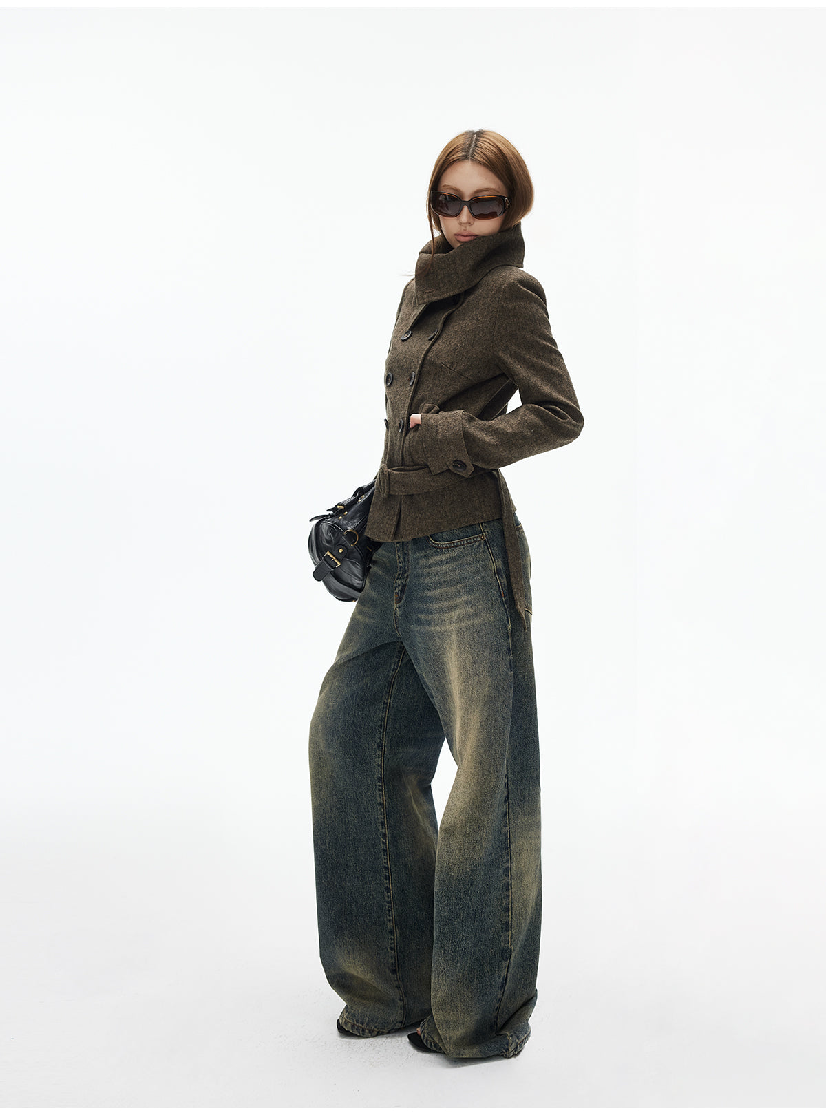 Soft and clingy wool coat, large lapels, double-breasted, low back, short and slightly loose fit iamxiaa
