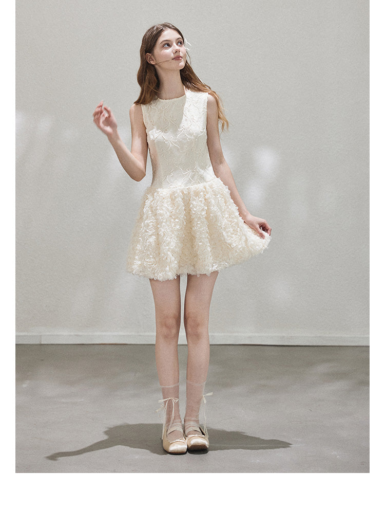 "Cloud Cotton" Callmelater Ballet-style tutu dress with embroidered details and a sophisticated vest-like silhouette.