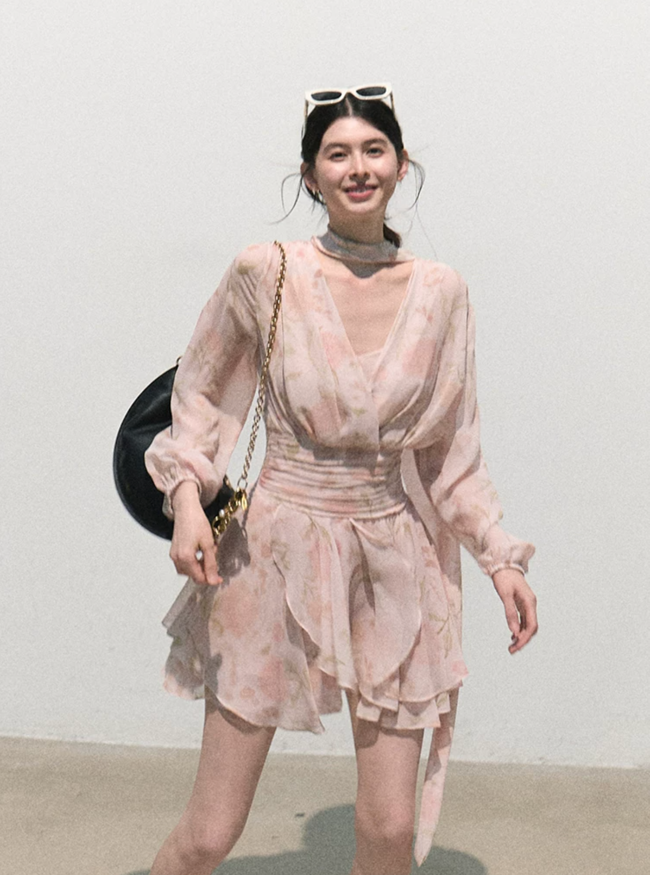 OAKMOO "A Beloved Cloud" V-neck pink long-sleeved bodysuit, summer vacation style