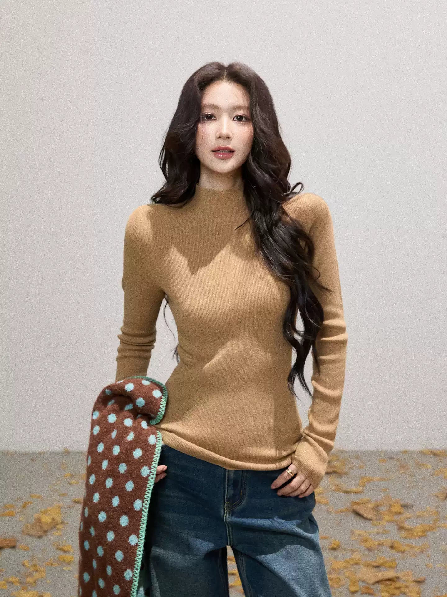 THEROUS Skin-colored knitted sweater, high neck, slim fit, a simple winter lining in Korean style.